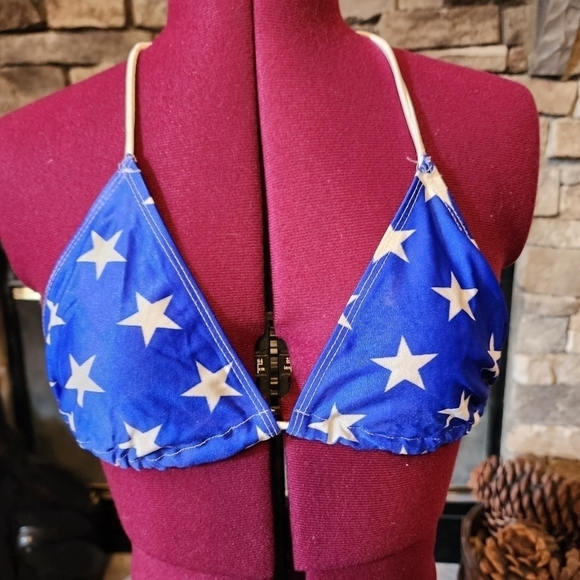 Pair of Vintage Bikini Tops S - Picture 5 of 10
